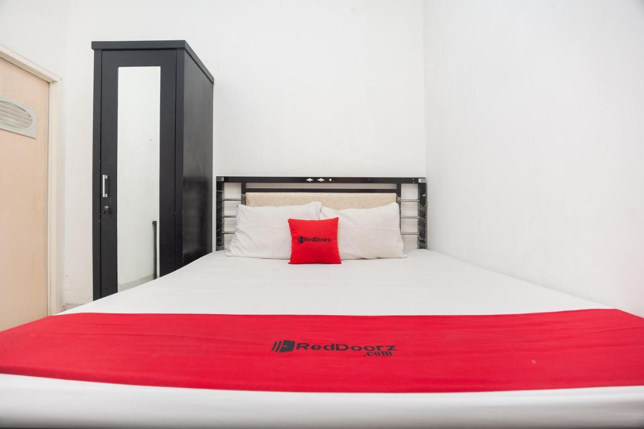 Reddoorz Syariah Near Grand Galaxy Park Ξενοδοχείο Ceger Εξωτερικό φωτογραφία