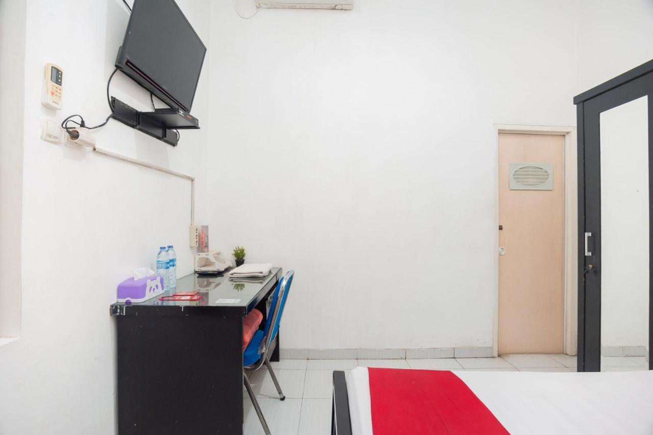 Reddoorz Syariah Near Grand Galaxy Park Ξενοδοχείο Ceger Εξωτερικό φωτογραφία