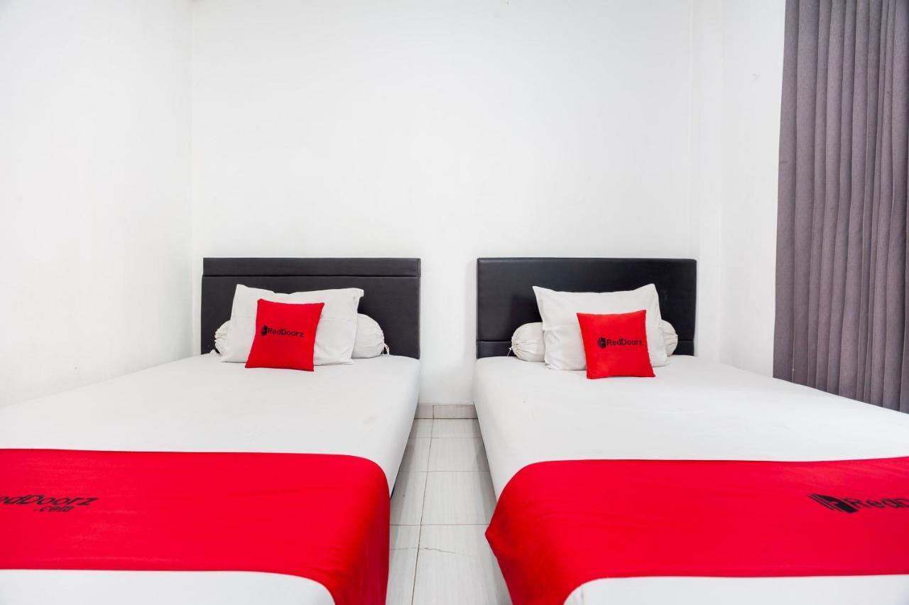 Reddoorz Syariah Near Grand Galaxy Park Ξενοδοχείο Ceger Εξωτερικό φωτογραφία