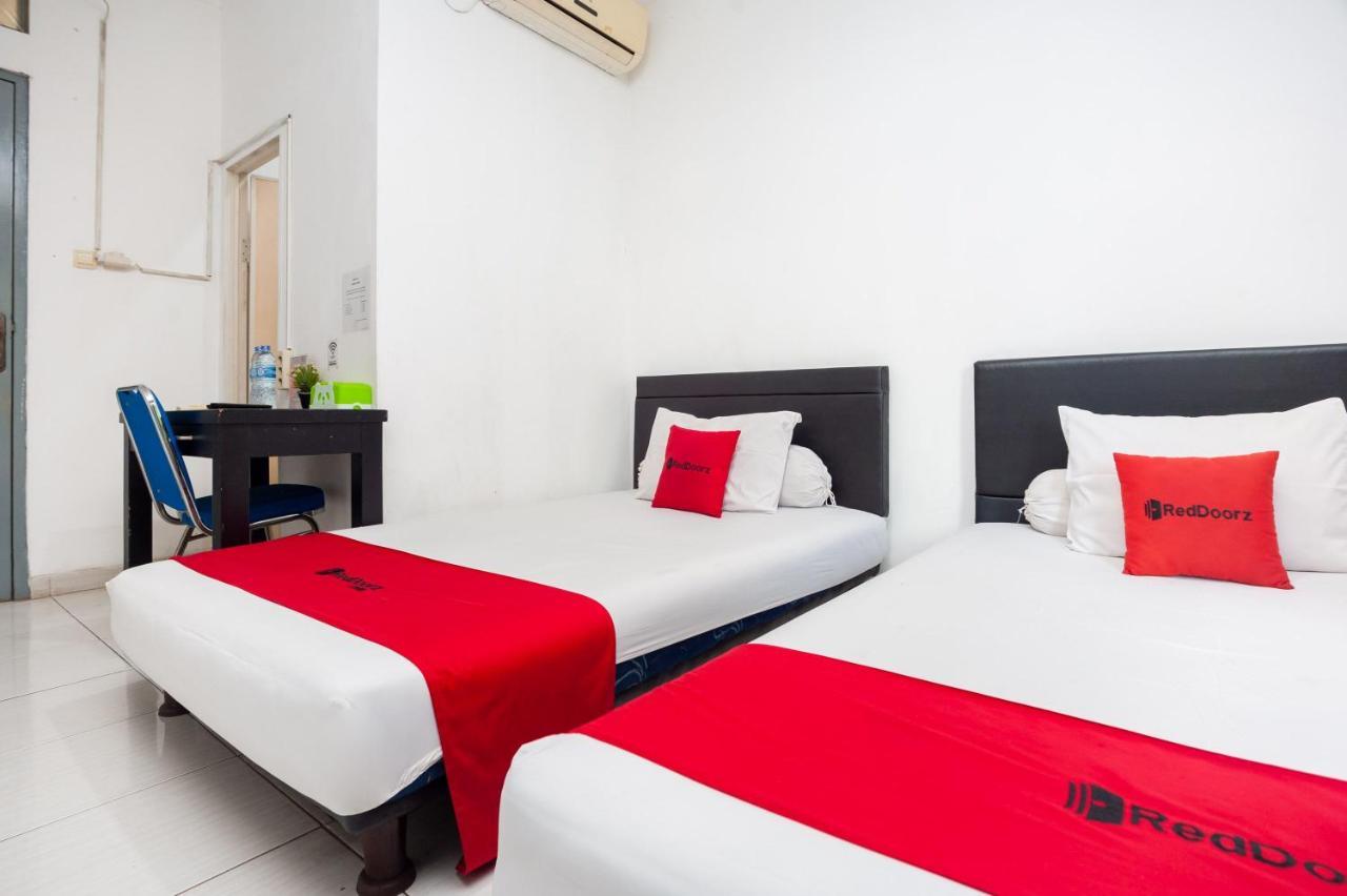 Reddoorz Syariah Near Grand Galaxy Park Ξενοδοχείο Ceger Εξωτερικό φωτογραφία
