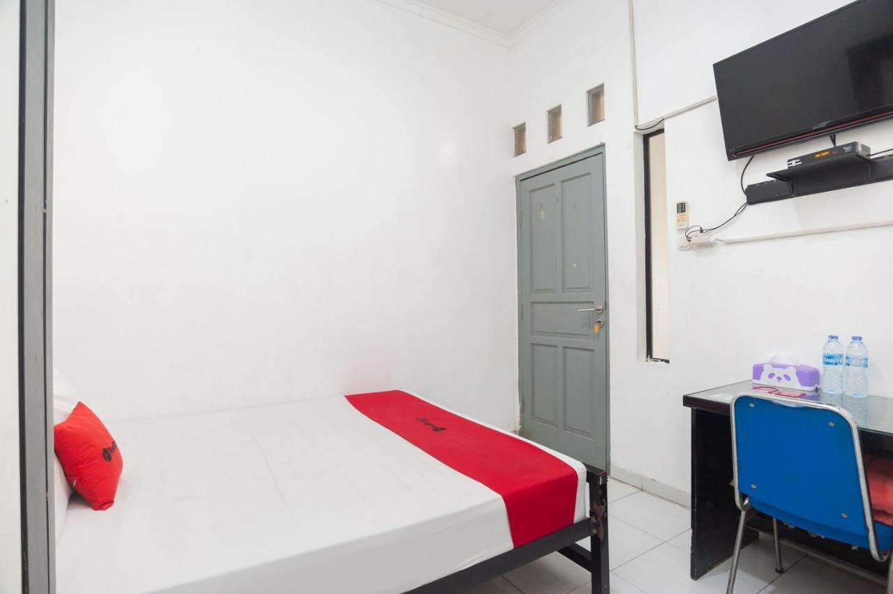 Reddoorz Syariah Near Grand Galaxy Park Ξενοδοχείο Ceger Εξωτερικό φωτογραφία