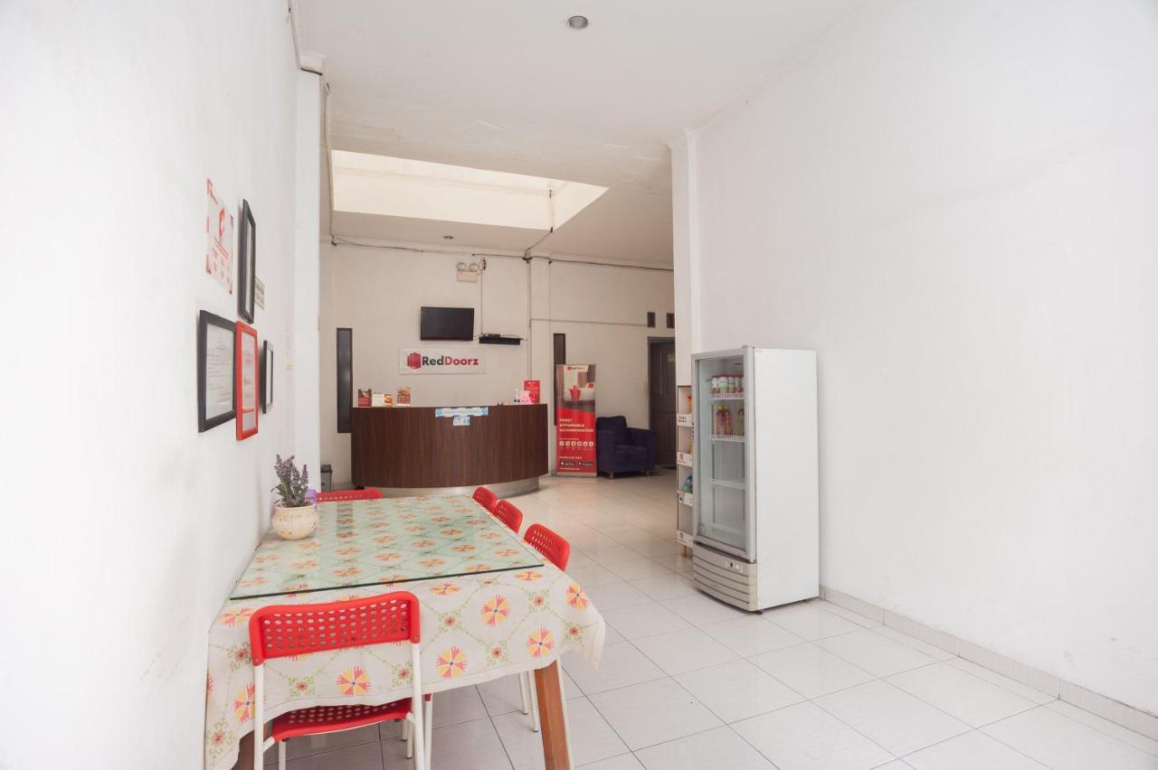 Reddoorz Syariah Near Grand Galaxy Park Ξενοδοχείο Ceger Εξωτερικό φωτογραφία