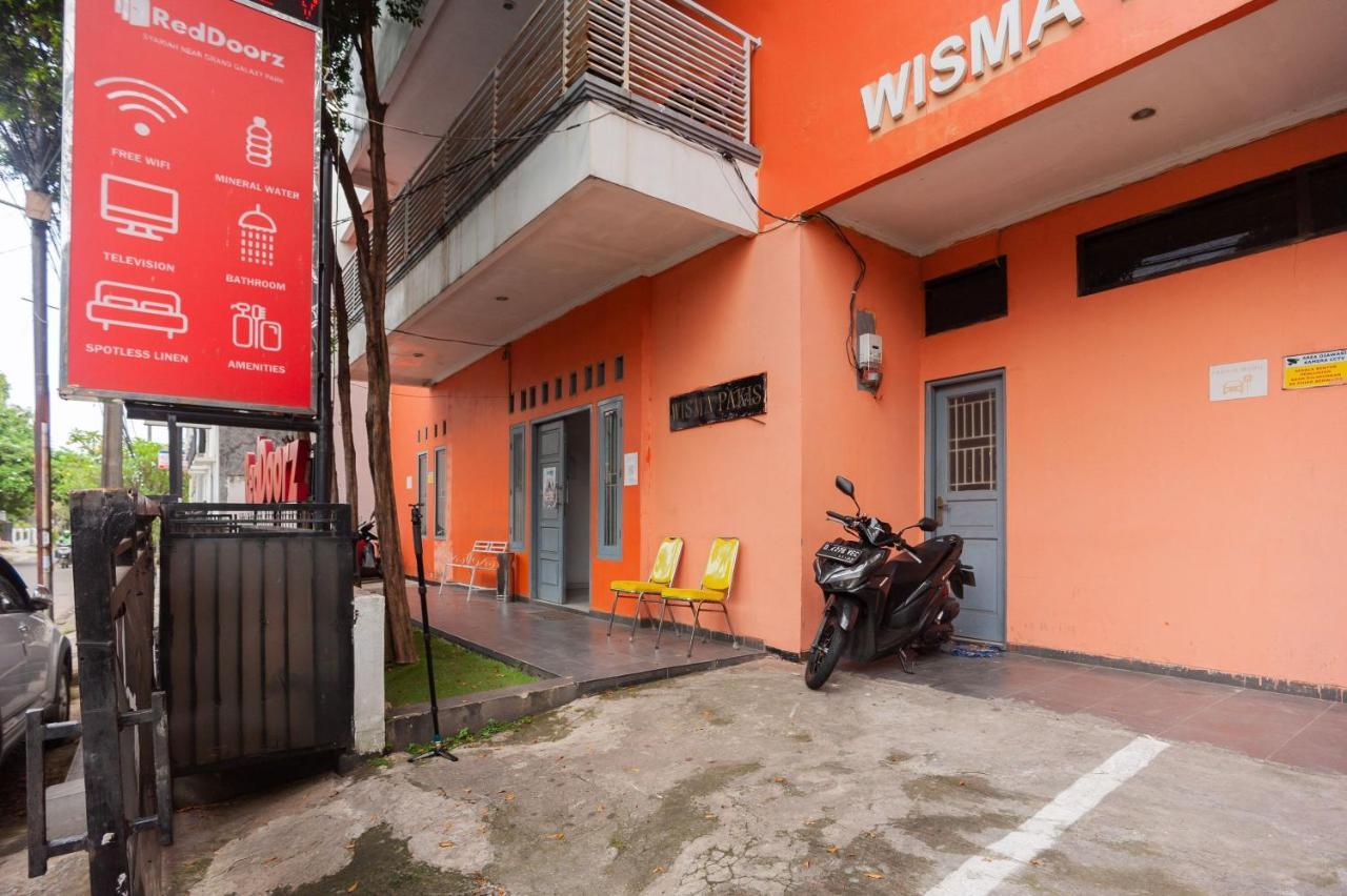 Reddoorz Syariah Near Grand Galaxy Park Ξενοδοχείο Ceger Εξωτερικό φωτογραφία
