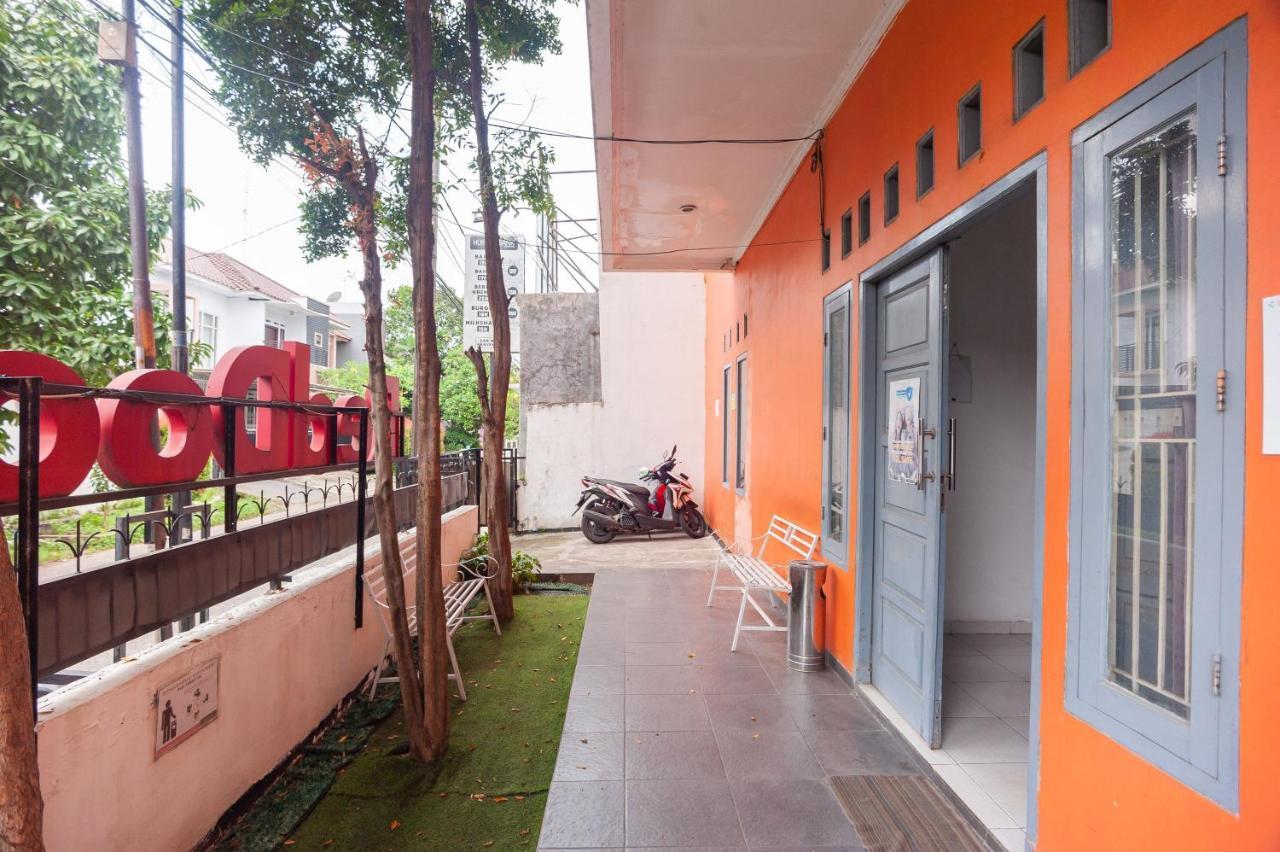 Reddoorz Syariah Near Grand Galaxy Park Ξενοδοχείο Ceger Εξωτερικό φωτογραφία