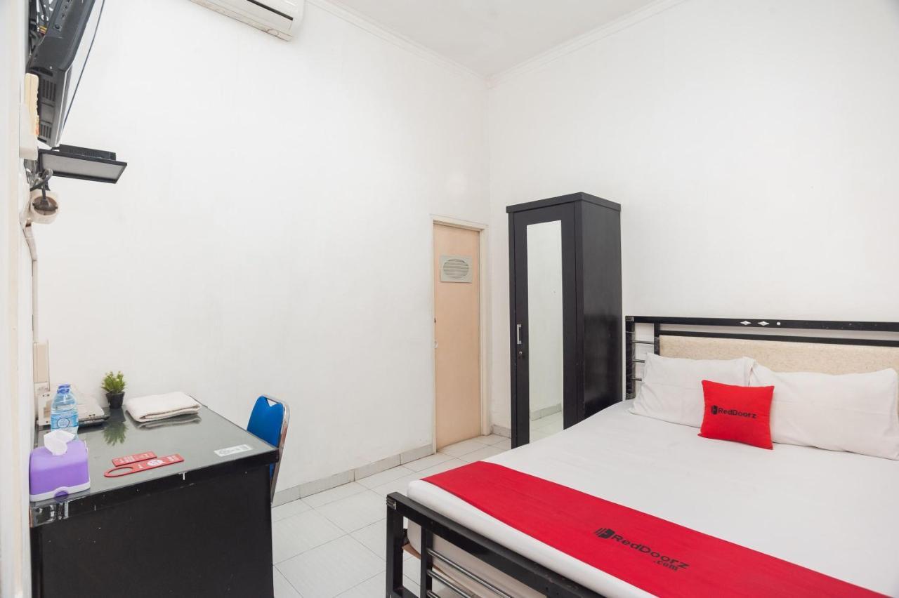 Reddoorz Syariah Near Grand Galaxy Park Ξενοδοχείο Ceger Εξωτερικό φωτογραφία