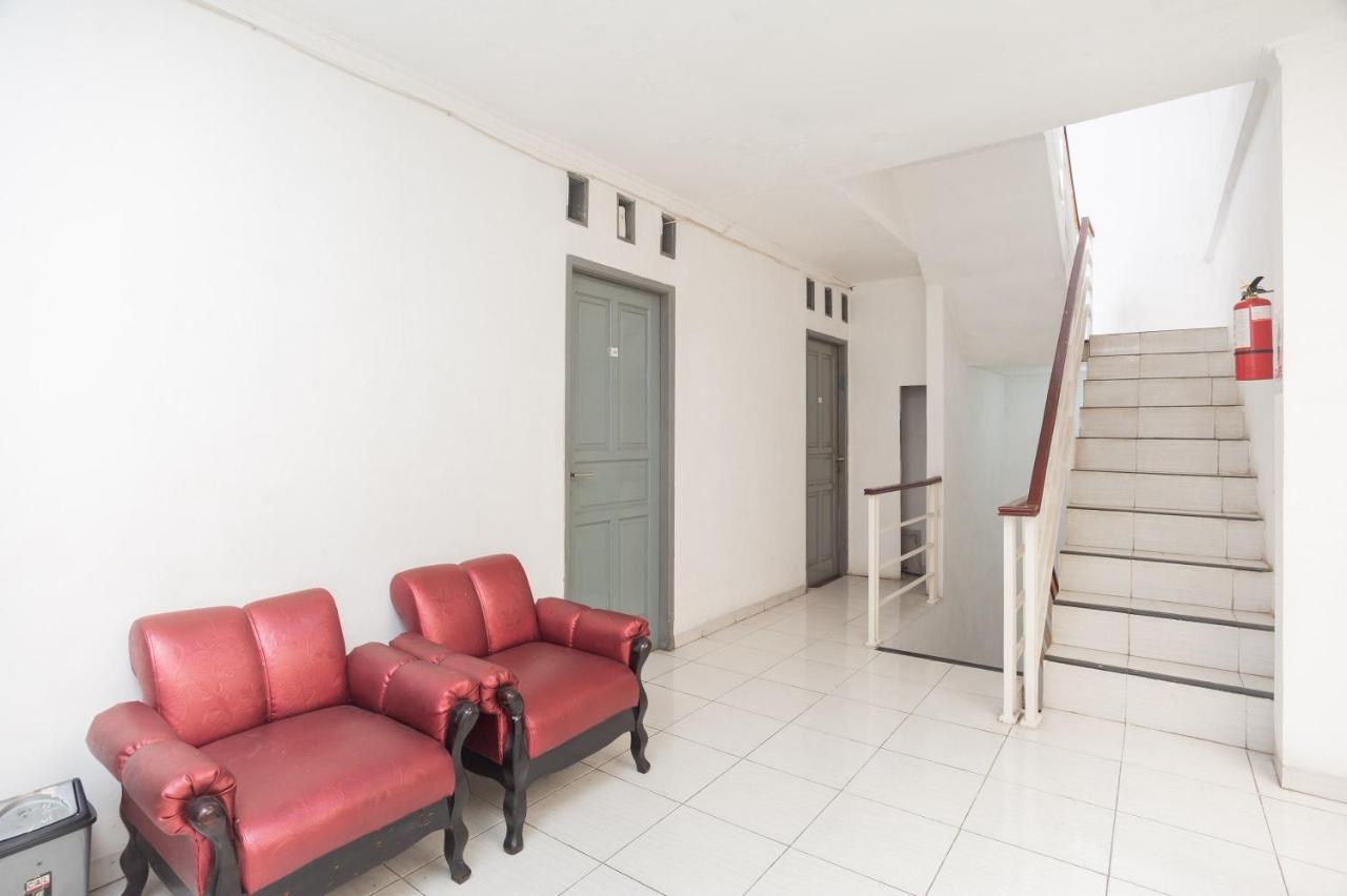 Reddoorz Syariah Near Grand Galaxy Park Ξενοδοχείο Ceger Εξωτερικό φωτογραφία