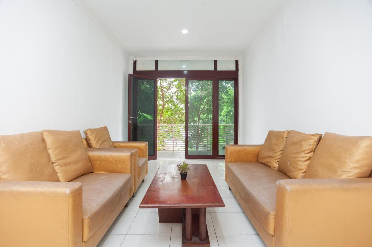 Reddoorz Syariah Near Grand Galaxy Park Ξενοδοχείο Ceger Εξωτερικό φωτογραφία